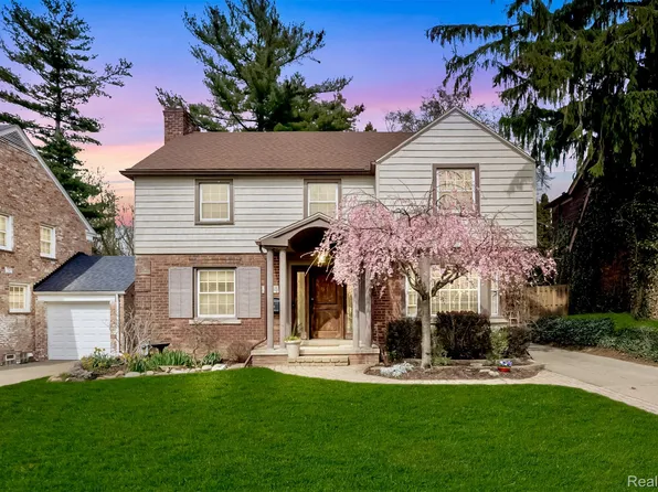 244 Kerby Rd, Grosse Pointe Farms, MI 48236