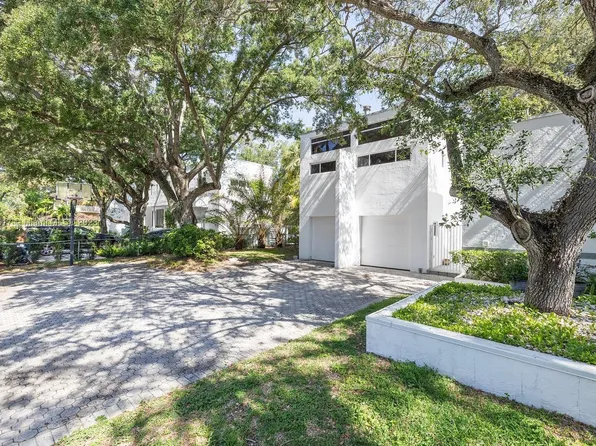 7251 SW 165th St, Palmetto Bay, FL 33157