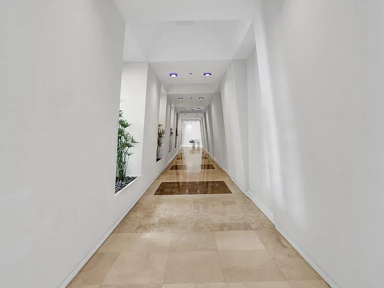 5151 Collins Ave #412 — Photo 3