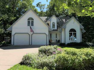 1713 Crestview Dr, Wausau, WI 54403