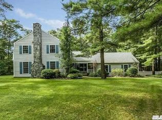 307 S Country Rd, Brookhaven, NY 11719