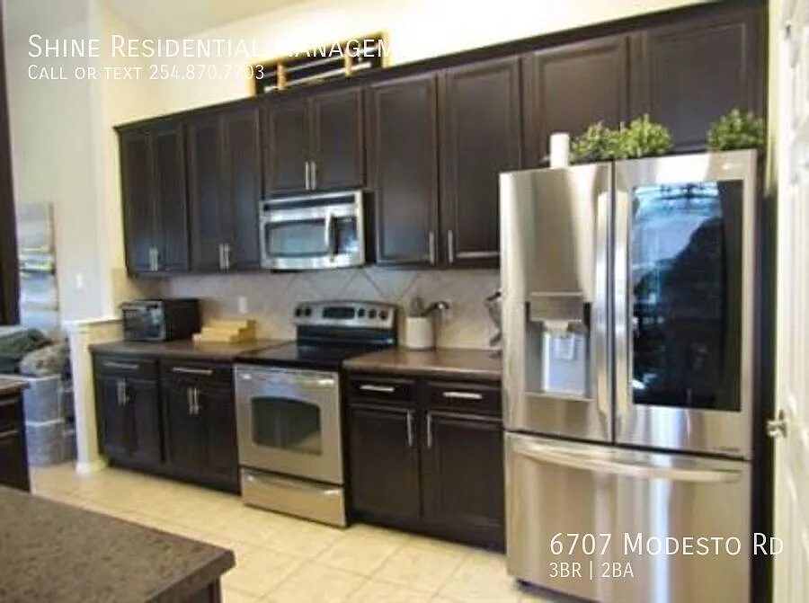 Adorable home in cul-de-sac — Photo 2