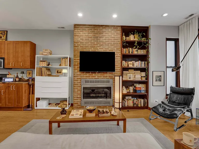 1111 N Mozart St #2 — Photo 4