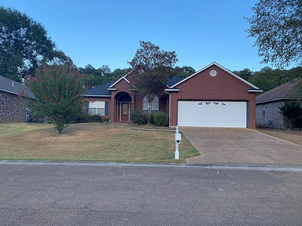1st image of 626 Annawood Ln NE