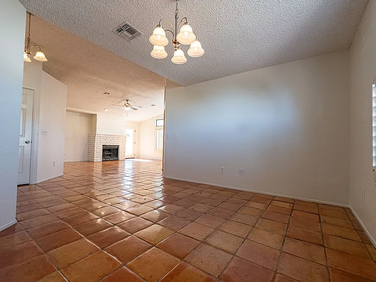 6357 Formula Way — Photo 6
