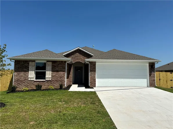 546 Nevada St, Farmington, AR 72730