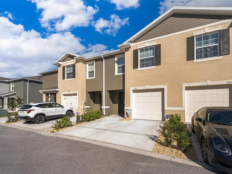 1225 Yellow Finch Dr — Photo 2