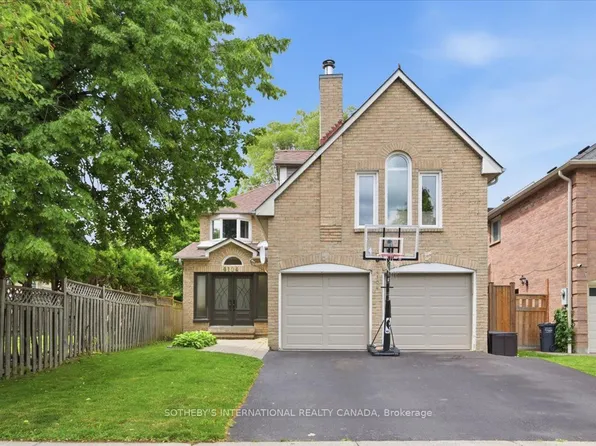 4104 Credit Pointe Dr, Mississauga, ON L5M 3K6