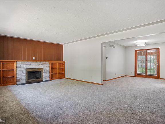 4th image of 225 Miami Ave