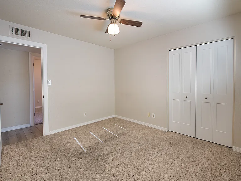 1236 E Del Rio Dr — Photo 16