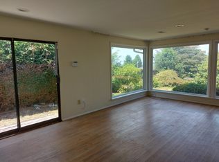 1047 Edmonds St #A, Edmonds, WA 98020