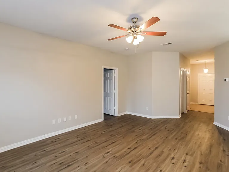713 Cedar Cove Dr — Photo 5