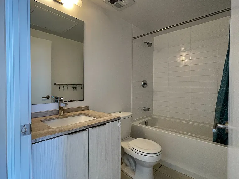 11 Wellesley St W #2412 — Photo 4