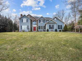 15 Secret Ln, East Greenwich, RI 02818