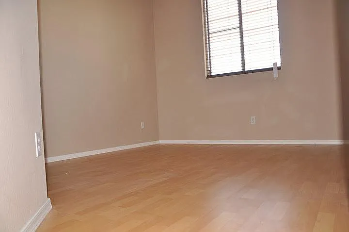 3 bed, 2.5 bath, 1557 sqft, $2,160 — Photo 3