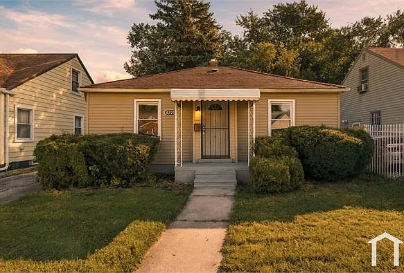 2 bed, 725 sqft, $1,200 — Photo 1