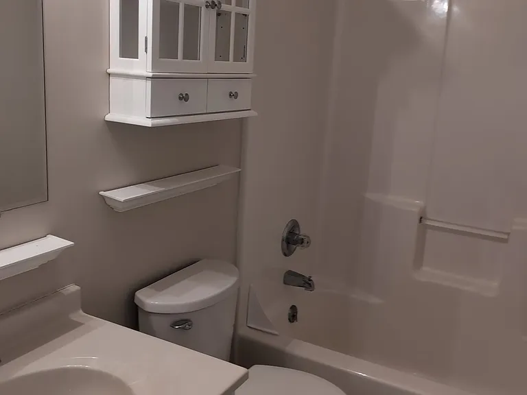 1048 Bridge Ave — Photo 8