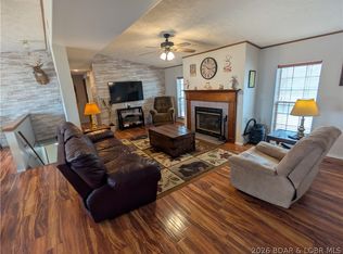 17362 Country Life Rd, Gravois Mills, MO 65037