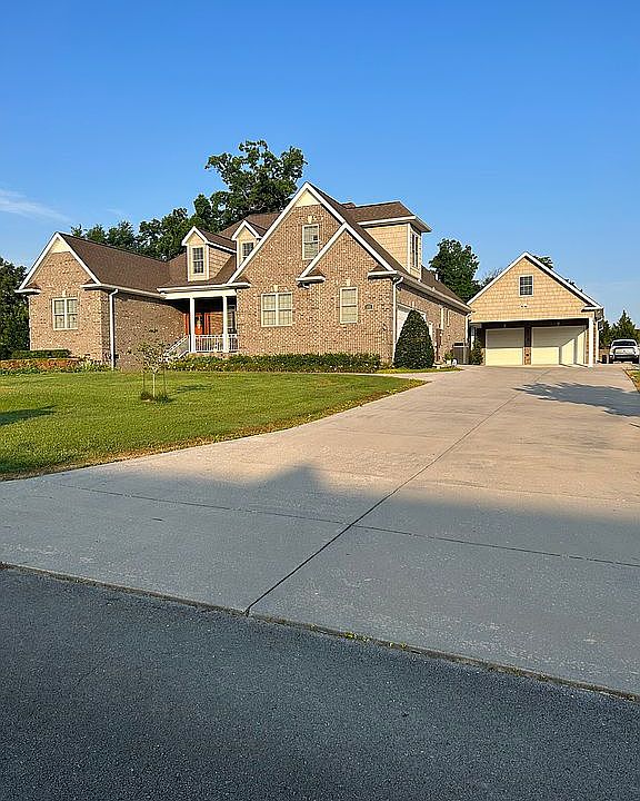 1st image of 152 Stone Field Dr