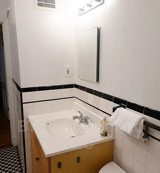 800 Maplewood Ave #1 — Photo 30