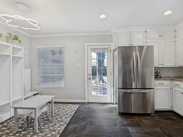 6236 Monticello Ave — Photo 9
