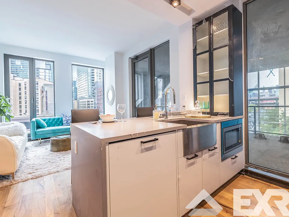 42-22 27th St #719