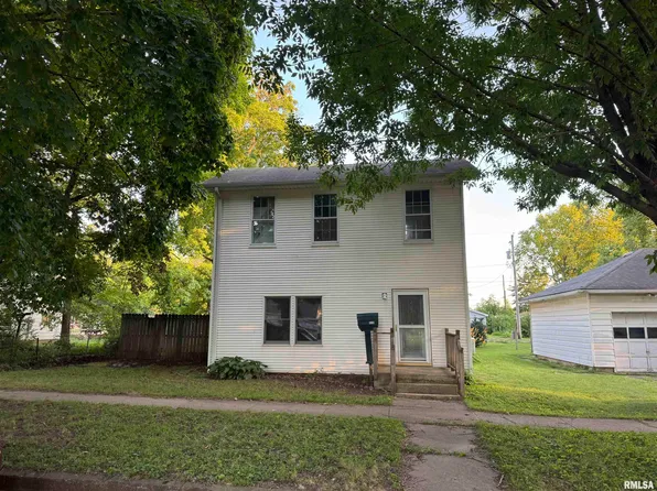 314 8th St, Lacon, IL 61540