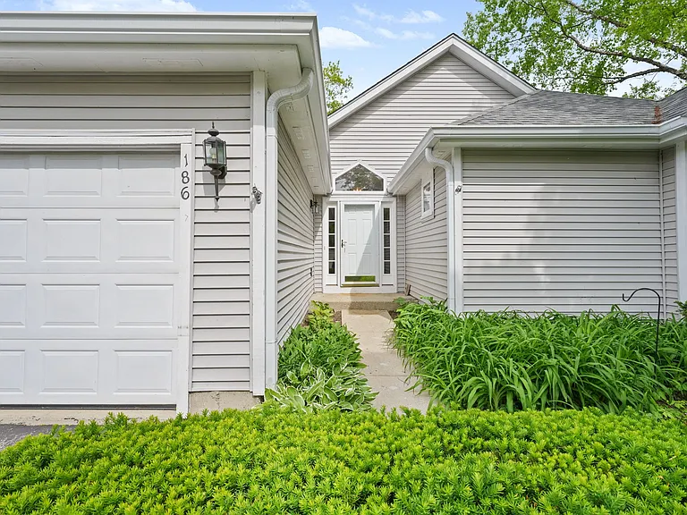 186 N Crooked Lake Ln — Photo 2