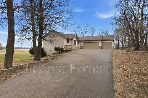 1778 Klondike Dr NE Photo 1
