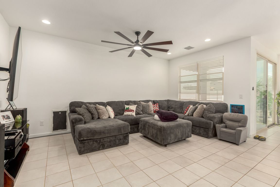 next background image