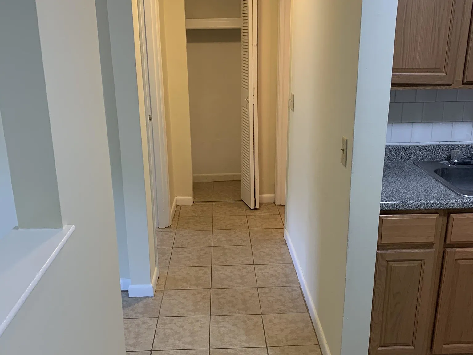 1 bed, 1.0 bath, 700 sqft, $1,675 — Photo 2
