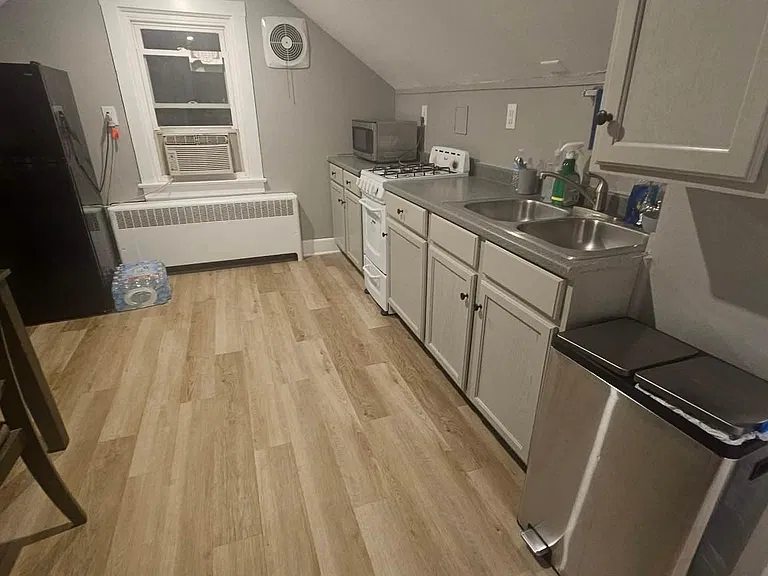 1030 Lindberg Dr #B — Photo 9