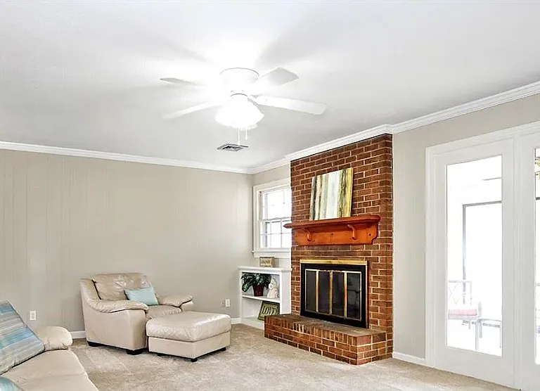 205 Woodford Dr — Photo 10