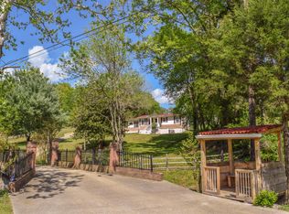 876 Rock Bridge Rd, Bethpage, TN 37022