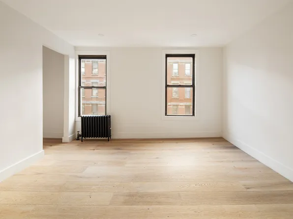 654 Manhattan Avenue image 2 of 5