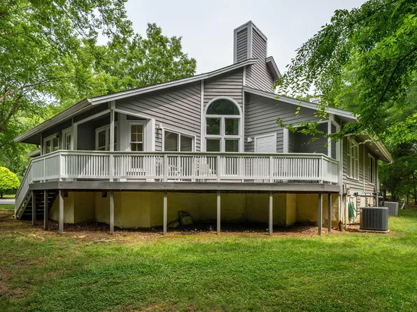 207 Kirkwood Dr, Chapel Hill, NC 27514