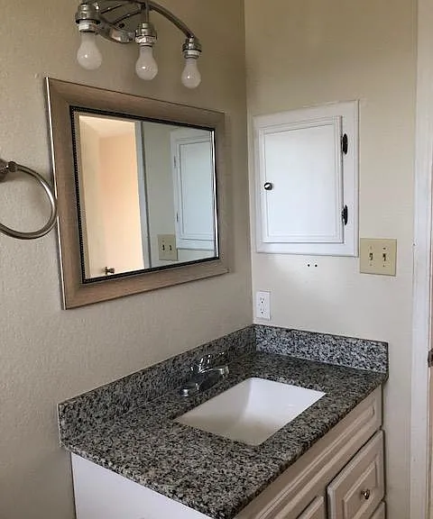 2125 Kerria Ave #9 — Photo 24