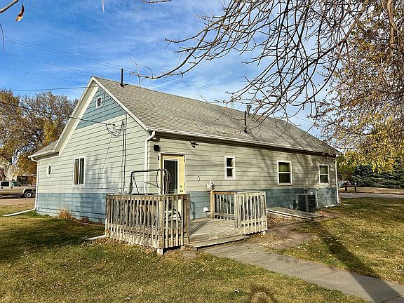 3rd image of 108 Cedar St