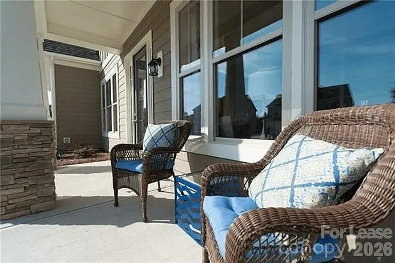 5 bed, 4.5 bath, $4,900 — Photo 2