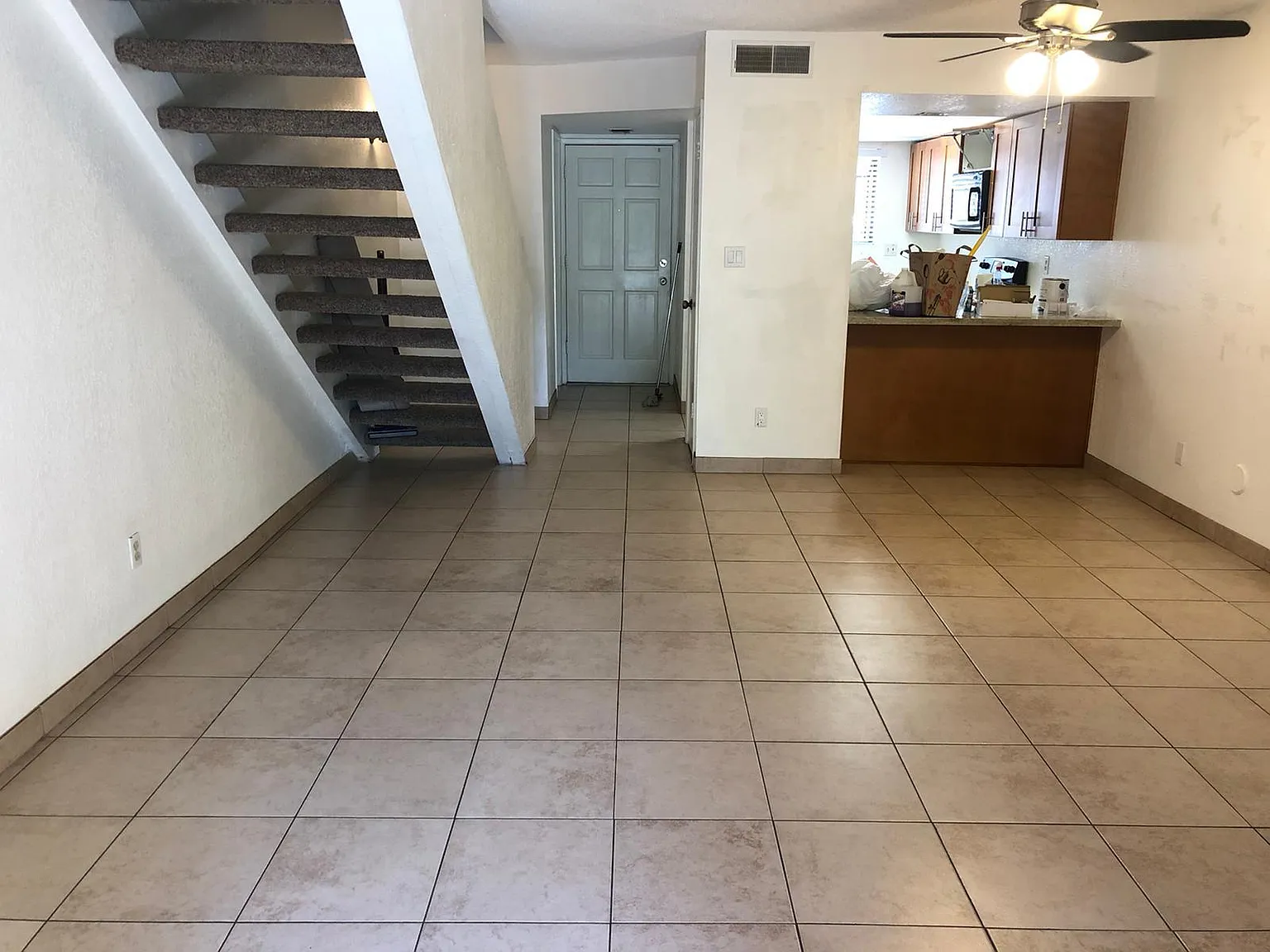 2 bed, 1.5 bath, 989 sqft, $1,700 — Photo 3