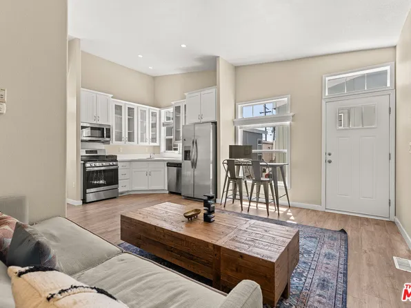8250 Lankershim Blvd #17, North Hollywood, CA 91605