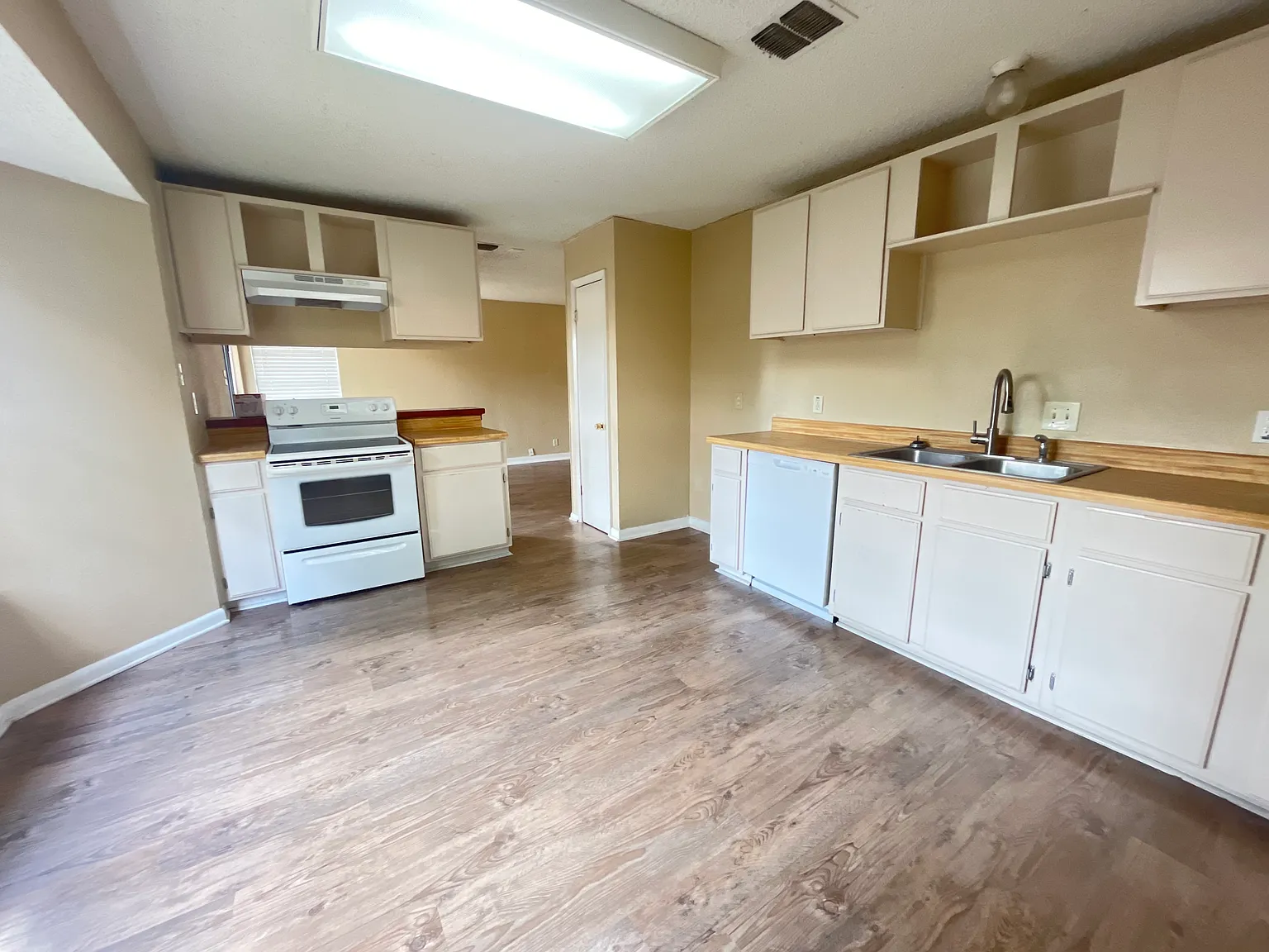 3 bed, 1288 sqft, $1,275 — Photo 4