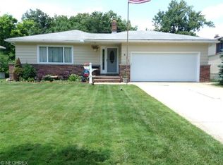 611 Button Rd, Bedford, OH 44146