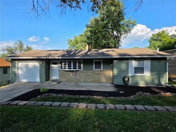 1017 S Trail Ridge Dr, Independence, MO 64050