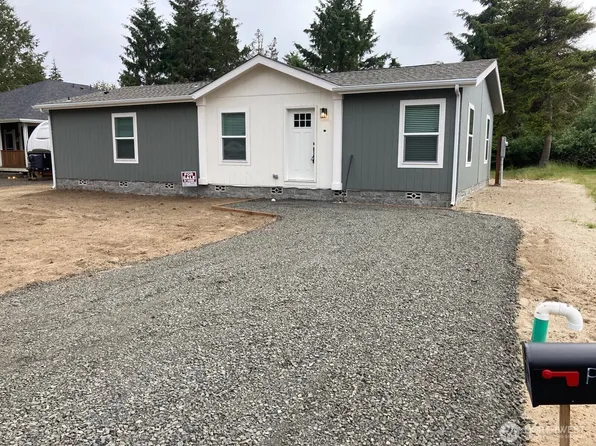 353 Mount Olympus Avenue SE, Ocean Shores, WA 98569