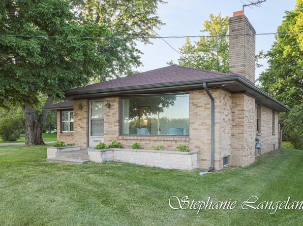 4223 Leonard St, Marne, MI 49435