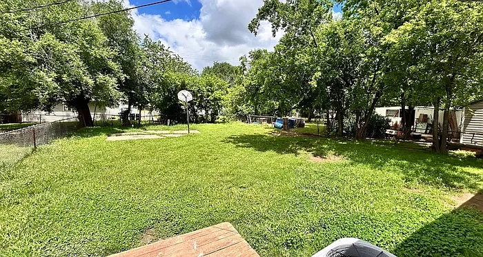 3905 NW 23rd St — Photo 5