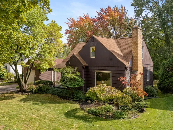 2150 Englewood Dr SE, East Grand Rapids, MI 49506