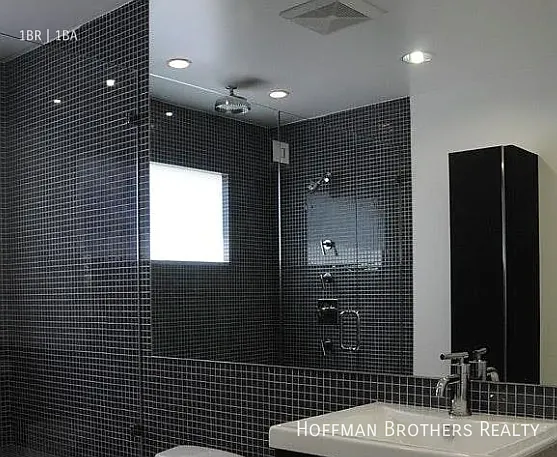 9100 Whitworth Dr — Photo 11