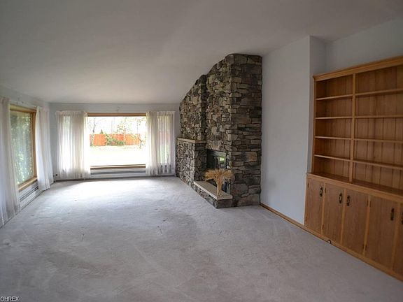 5th image of 330 Orchard Grv